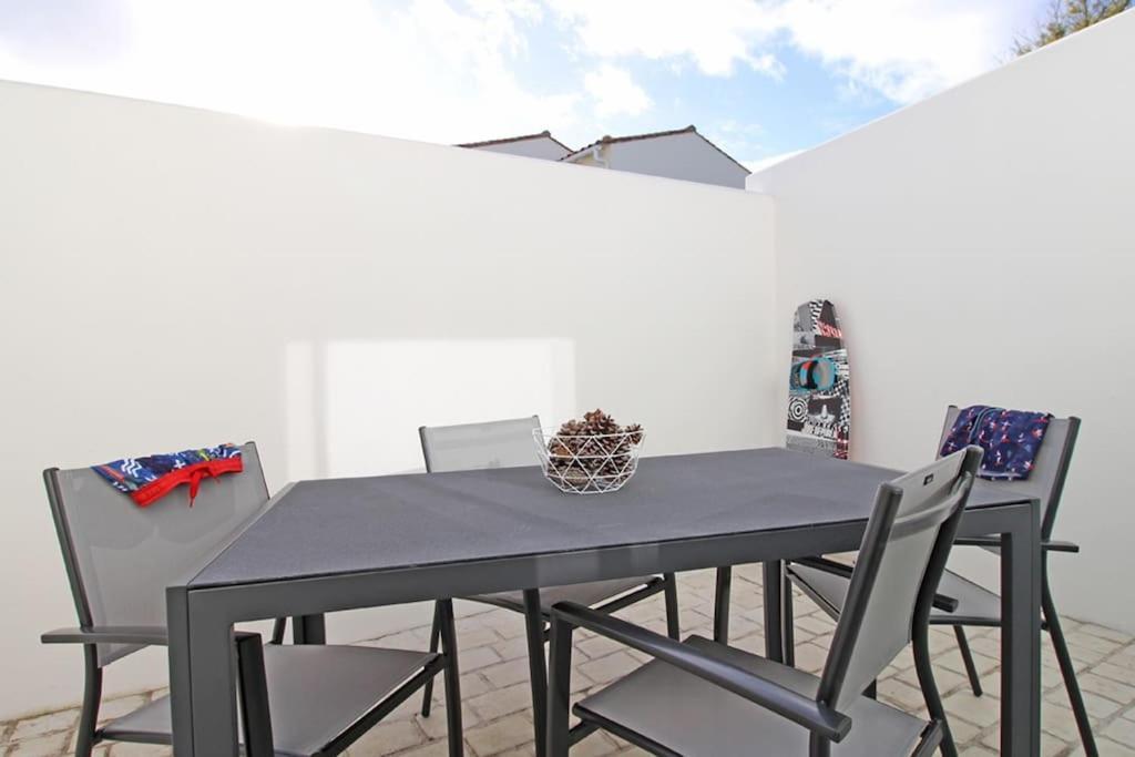 Le Clos Des Flots - La Vague La Flotte Exterior photo